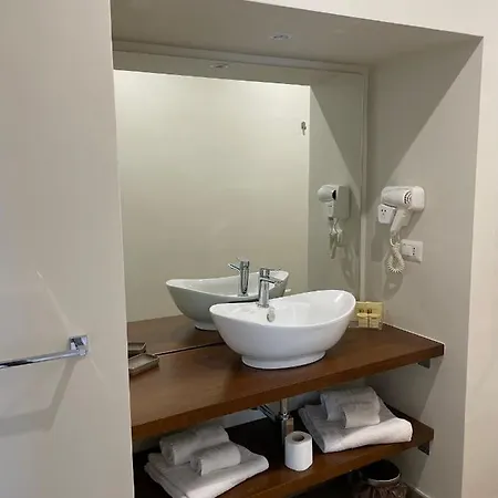 לינה וארוחת בוקר Dante Maison De Luxe 2*