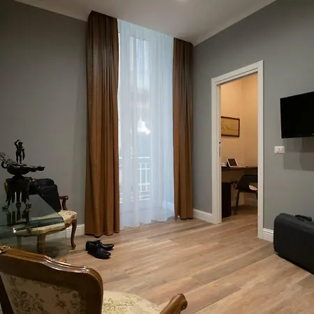 Dante Maison De Luxe Neapel